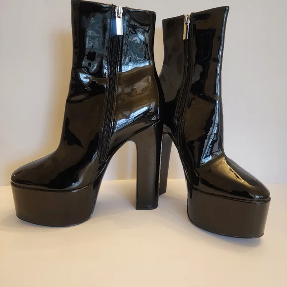 Steve Madden Passion Black Patent Booties Size 10M - Picture 2 of 6
